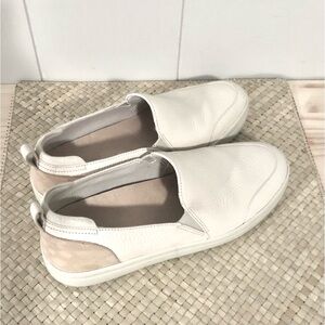 Vionic Penelope Leather Sneakers Comfort Shoes Pull On Cream Ivory Women’s 8.5